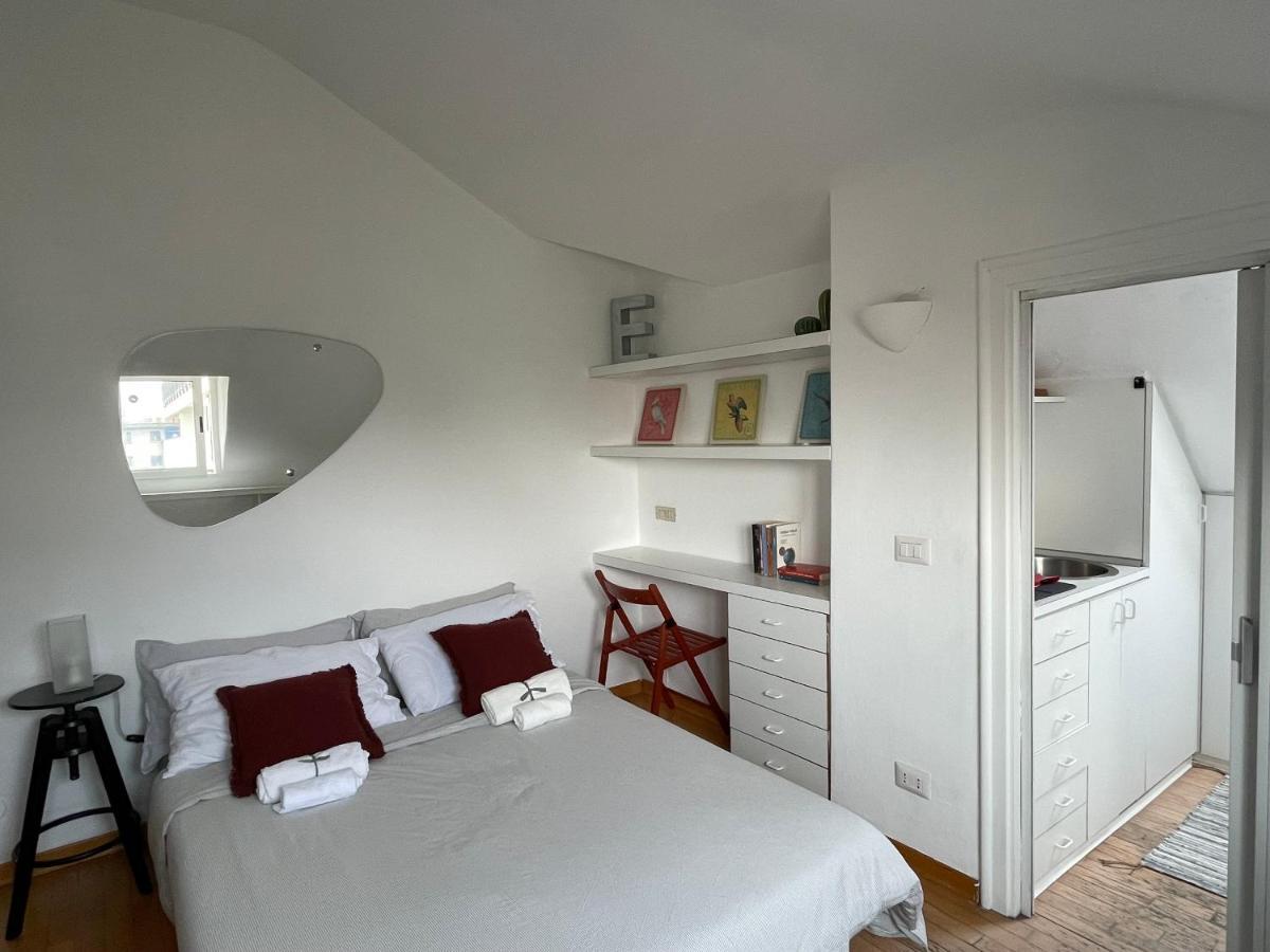 Tortona Tiny Attic Directly Connected To Duomo Apartment Milan Bagian luar foto